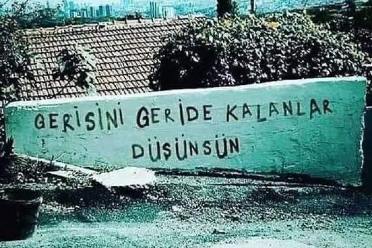Yazıldığı gibi okunmayan şeyler gibi Söylendiği gibi de yaşanmıyor Kimse kimse için ölmüyor Ama birileri birileri yüzünden ölüyor Ama bedenen Ama ruhen #Günaydın Hayat Selamünaleyküm haftasonu