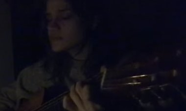 Loya - Seni Kimler Aldı şarkı sözleri