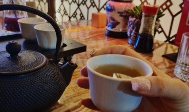 mucize bekleyen yaprak gibiyim