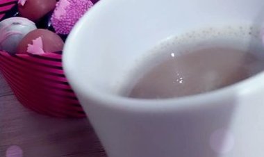 Seni çok incitmişler ama hep çiçek açmışsın