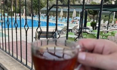 Çayımın şekeri,  ekmeğimin yağı reçeli