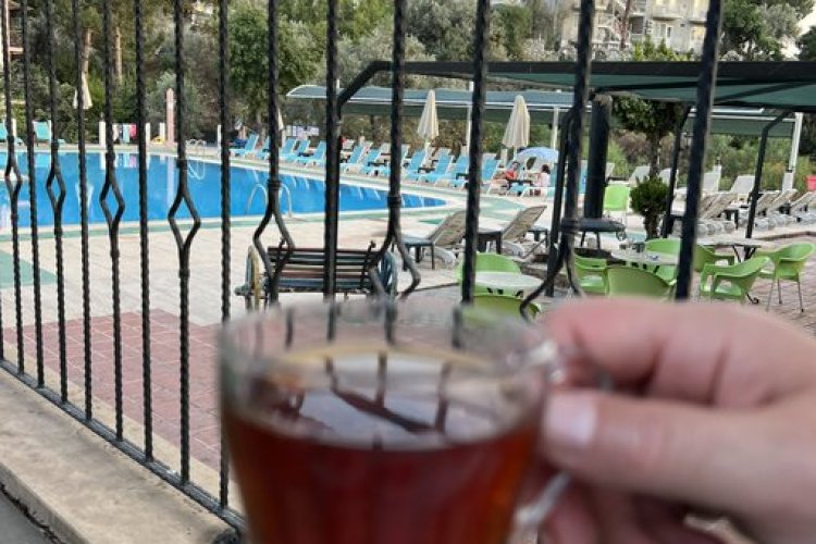 Çayımın şekeri, ekmeğimin yağı reçeli