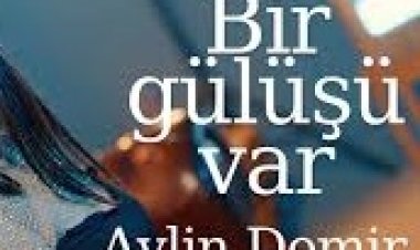 Aylin Demir - Bir Gülüşü Var şarkı sözleri