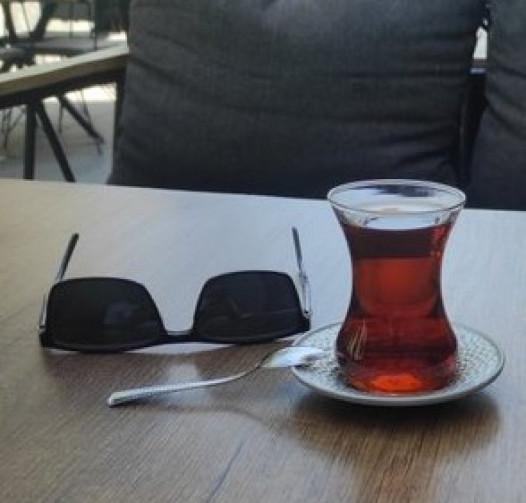 Çay ısmarlamak