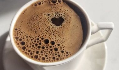 Madem Kahve İçerek Kutluyoruz, Falımıza da Biriciklerimiz Baksın
